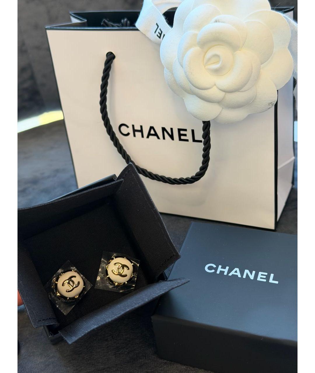 CHANEL Бежевые металлические серьги, фото 4