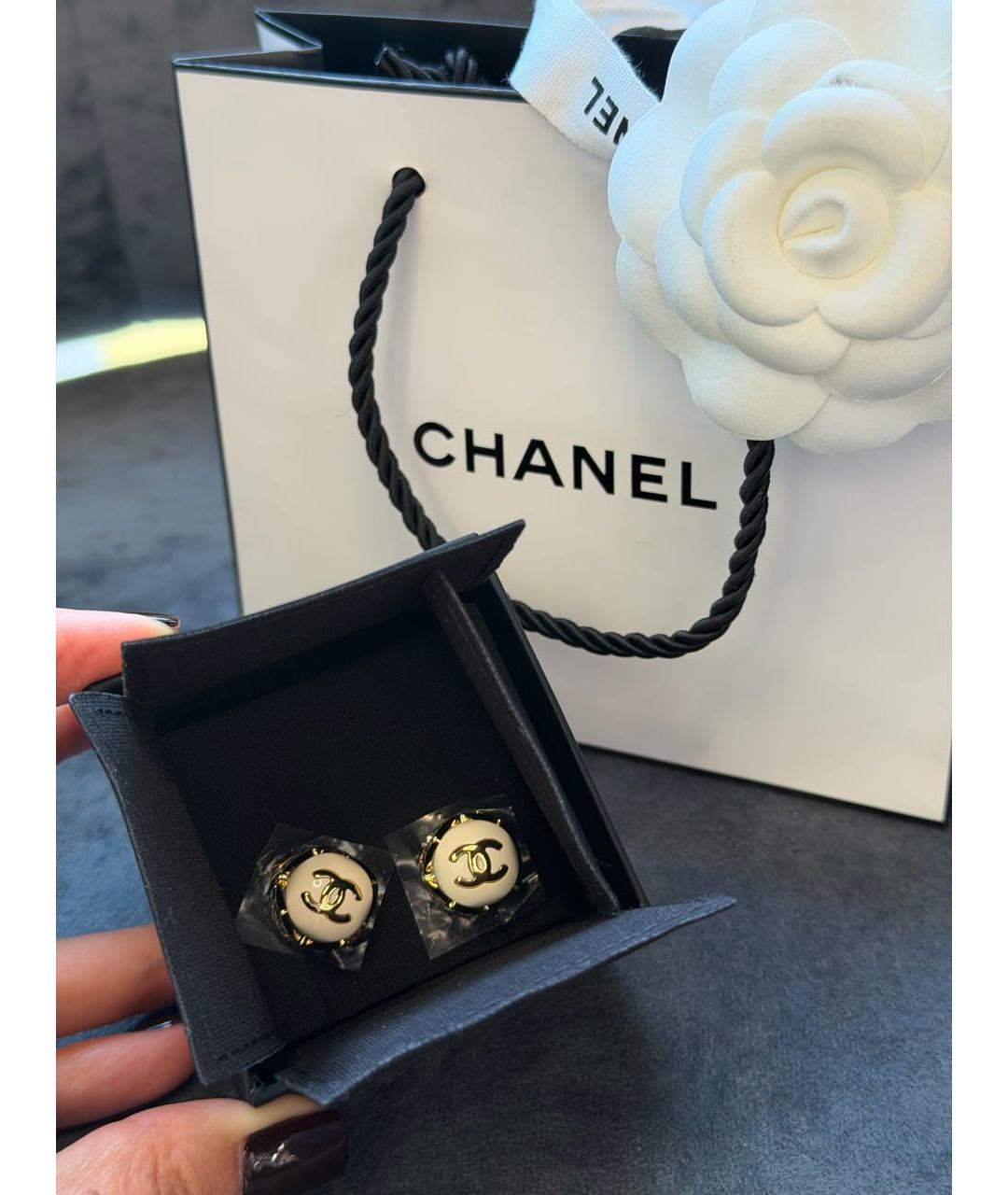 CHANEL Бежевые металлические серьги, фото 8