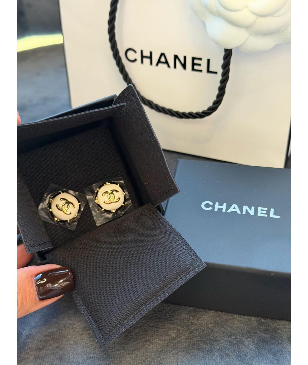 CHANEL Бежевые металлические серьги, фото 6