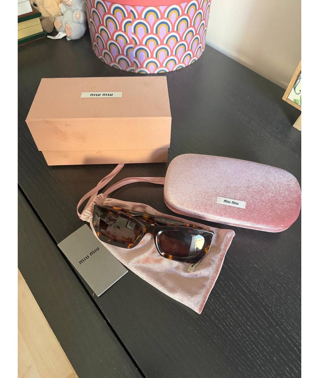 MIU MIU Коричневые пластиковые солнцезащитные очки, фото 5