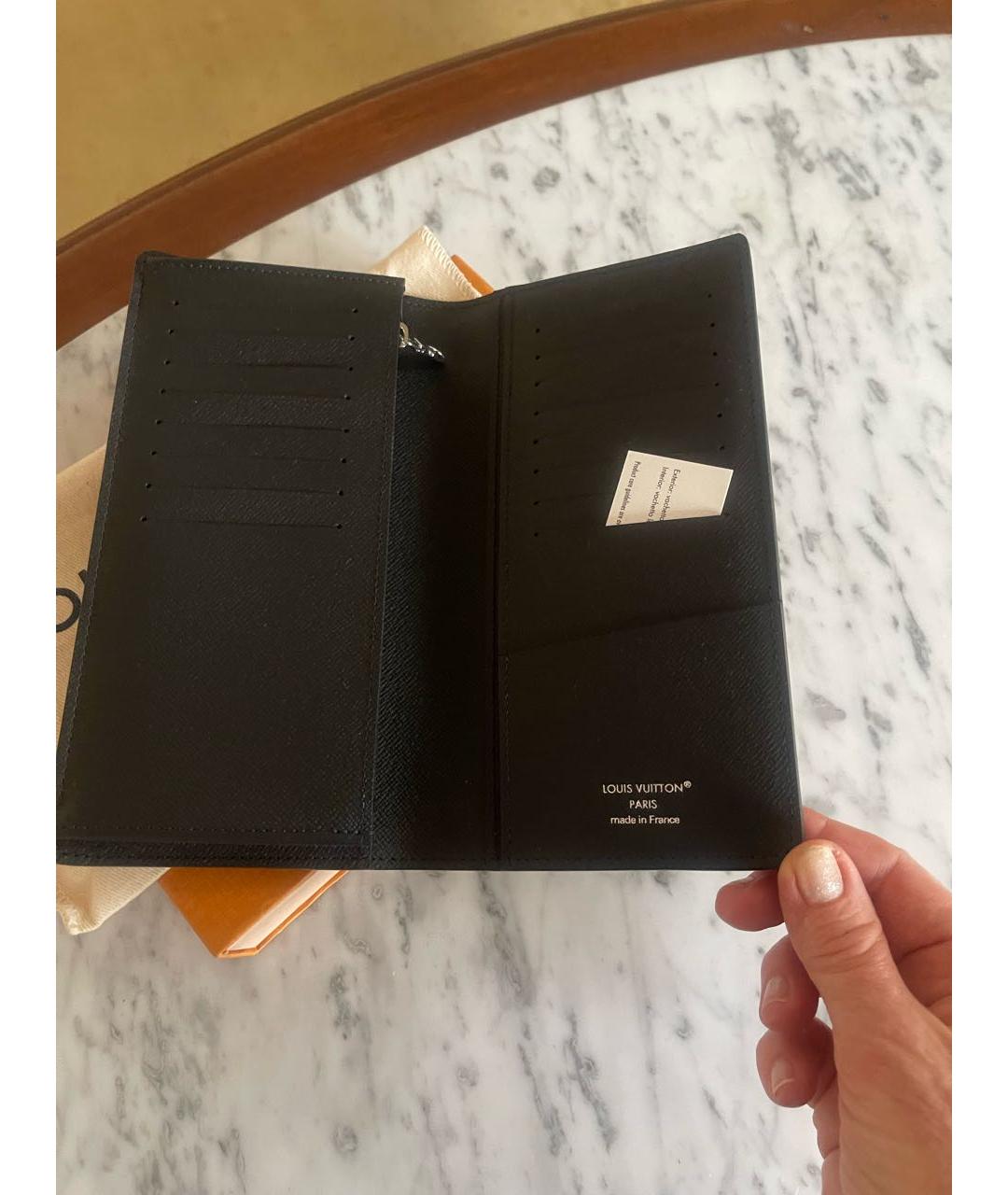 LOUIS VUITTON Черный кожаный кошелек, фото 3