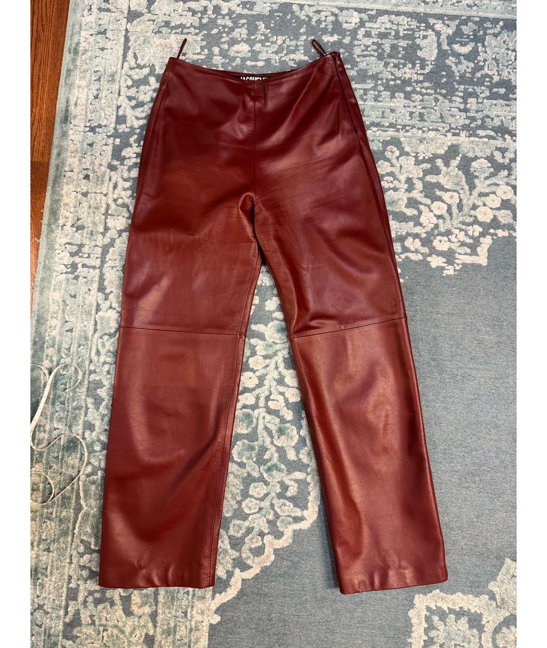 JACQUEMUS Бордовые кожаные прямые брюки, фото 9