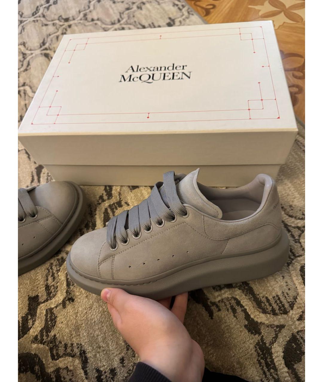 ALEXANDER MCQUEEN Серые замшевые кроссовки, фото 3