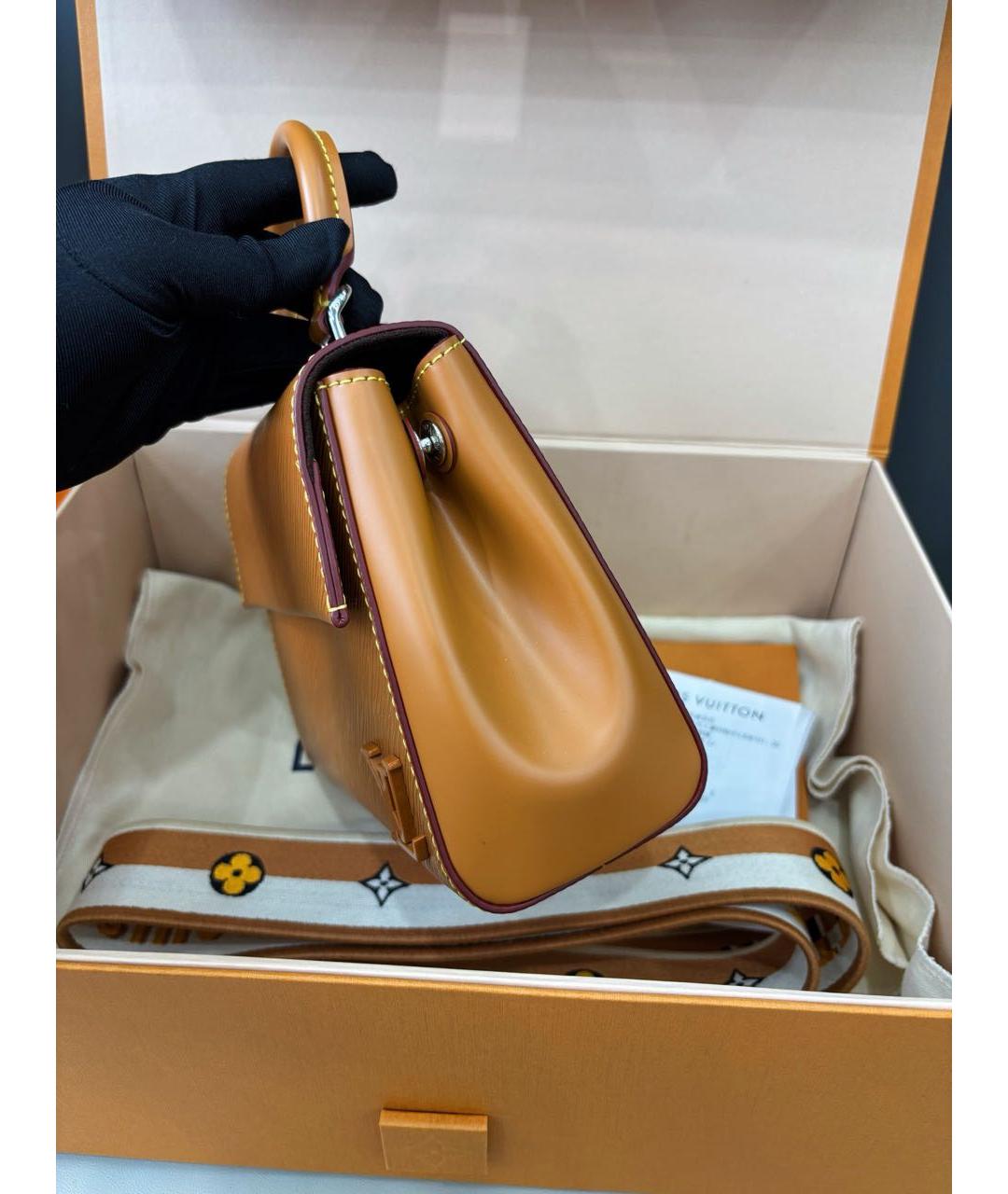 LOUIS VUITTON Коричневая кожаная сумка через плечо, фото 3