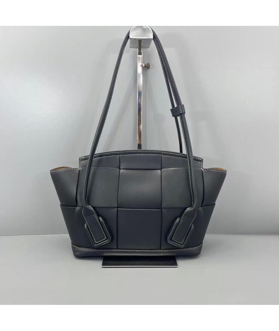 BOTTEGA VENETA Черная кожаная сумка тоут, фото 2
