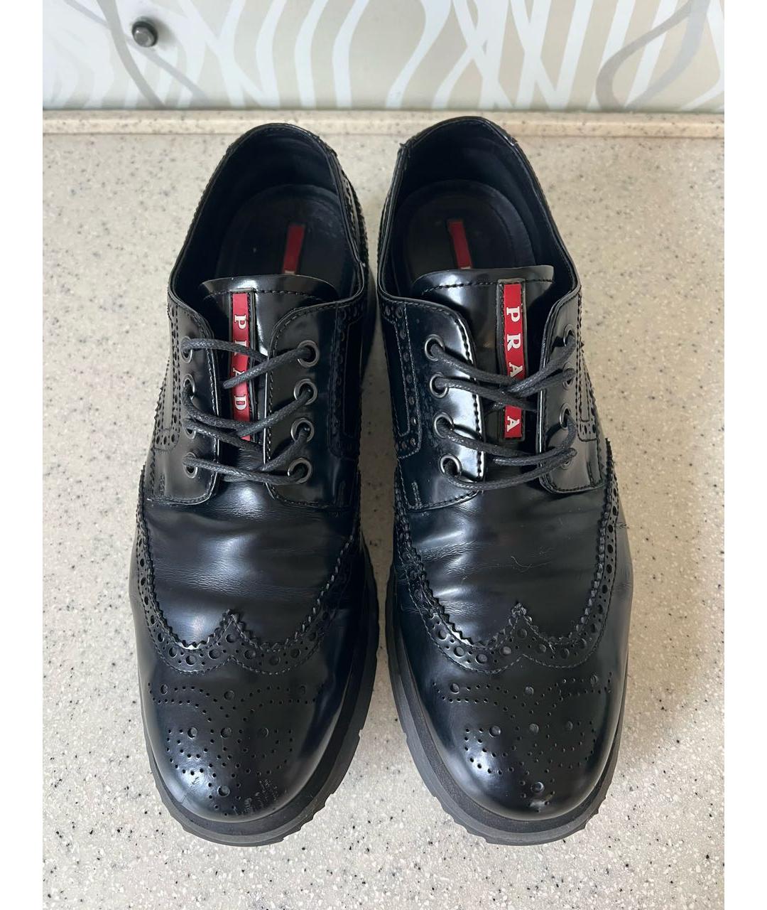 PRADA Черные низкие ботинки из лакированной кожи, фото 2