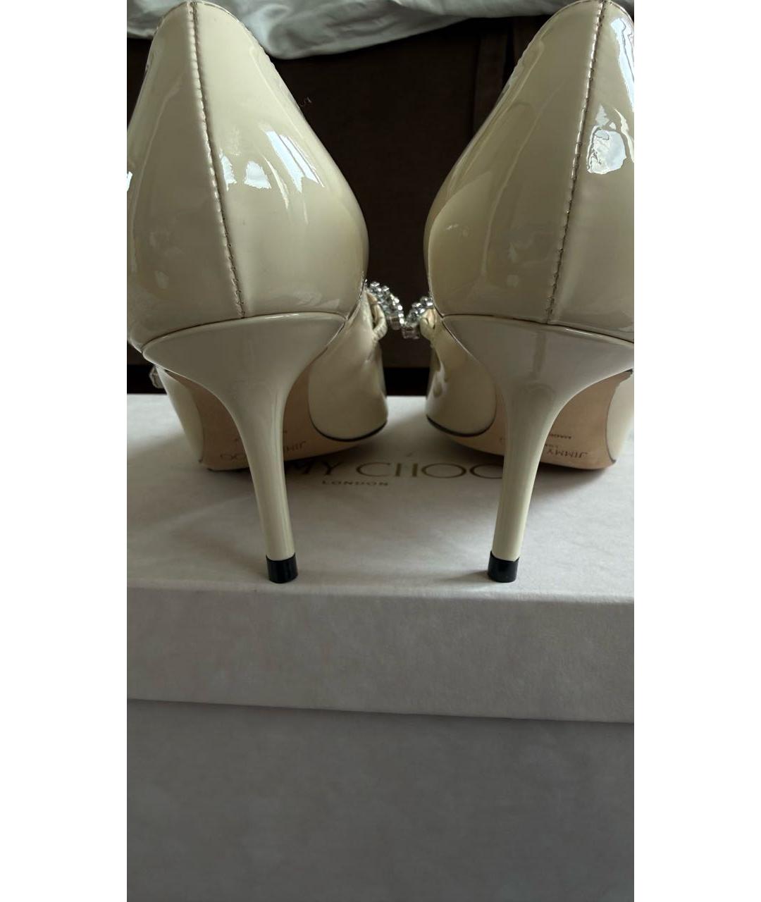 JIMMY CHOO Бежевые туфли из лакированной кожи, фото 3