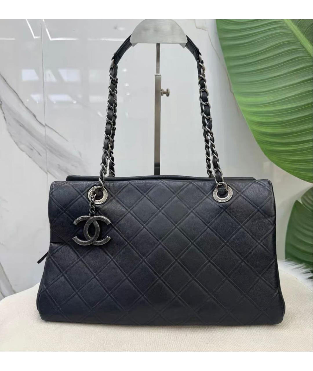CHANEL Черная кожаная сумка тоут, фото 6