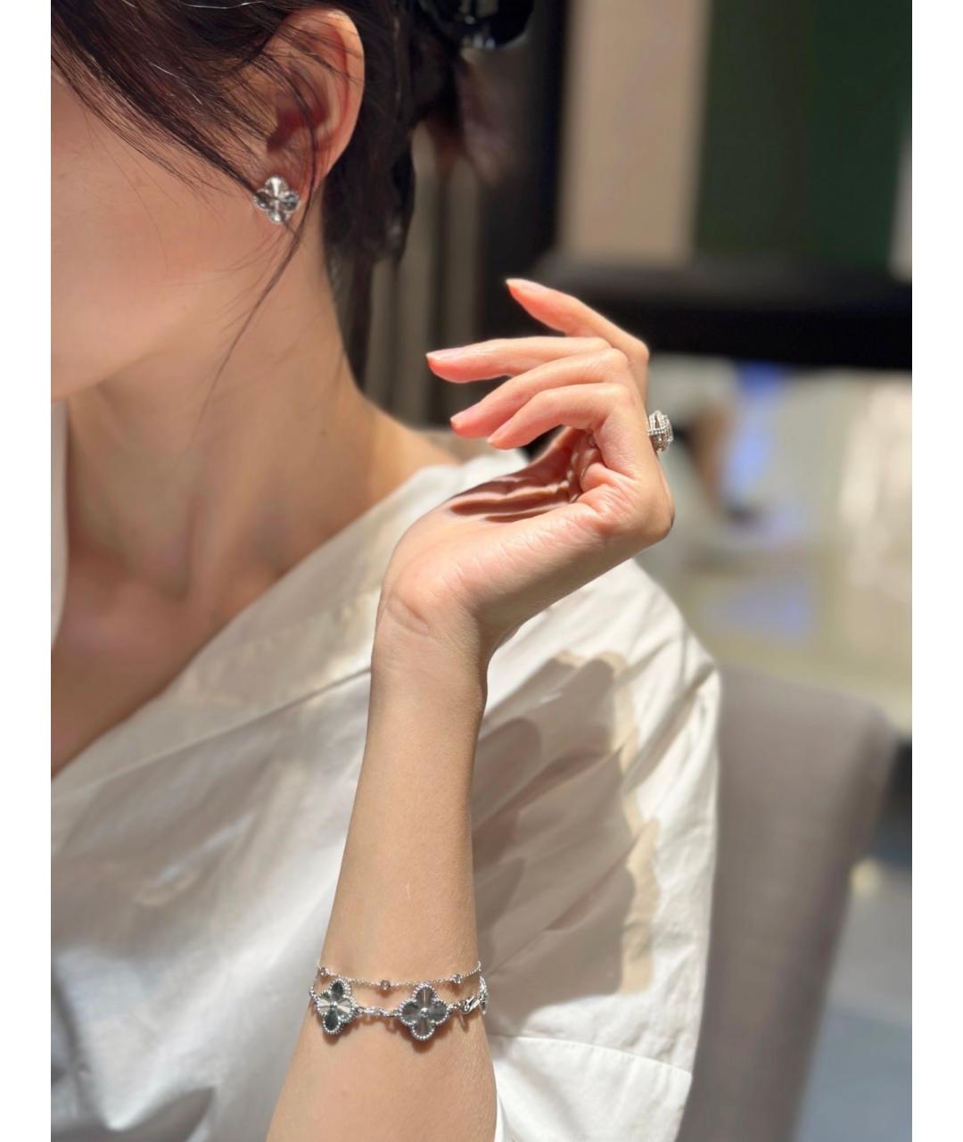 VAN CLEEF & ARPELS Серебряные серьги из белого золота, фото 8
