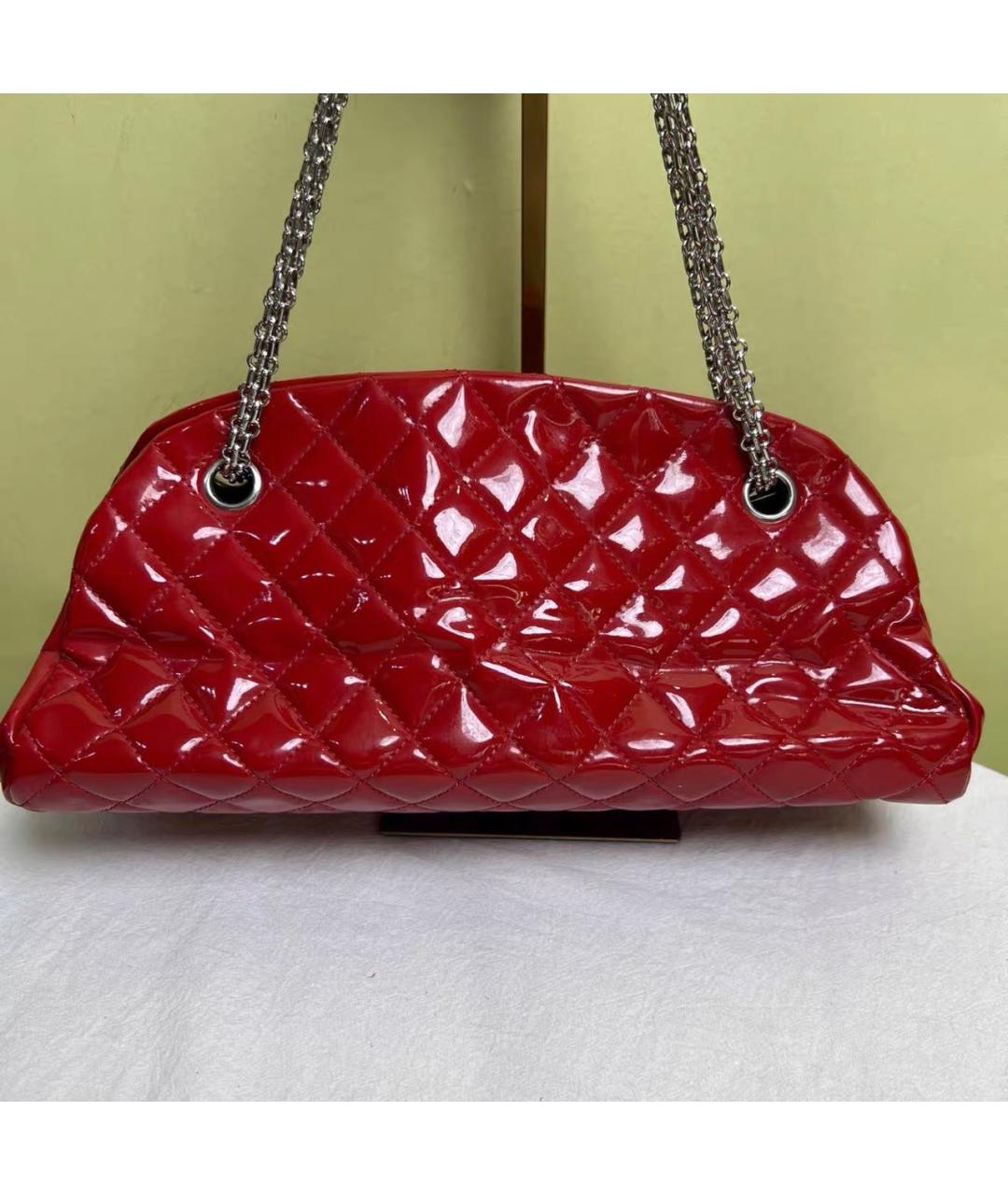 CHANEL Красная сумка с короткими ручками из лакированной кожи, фото 2