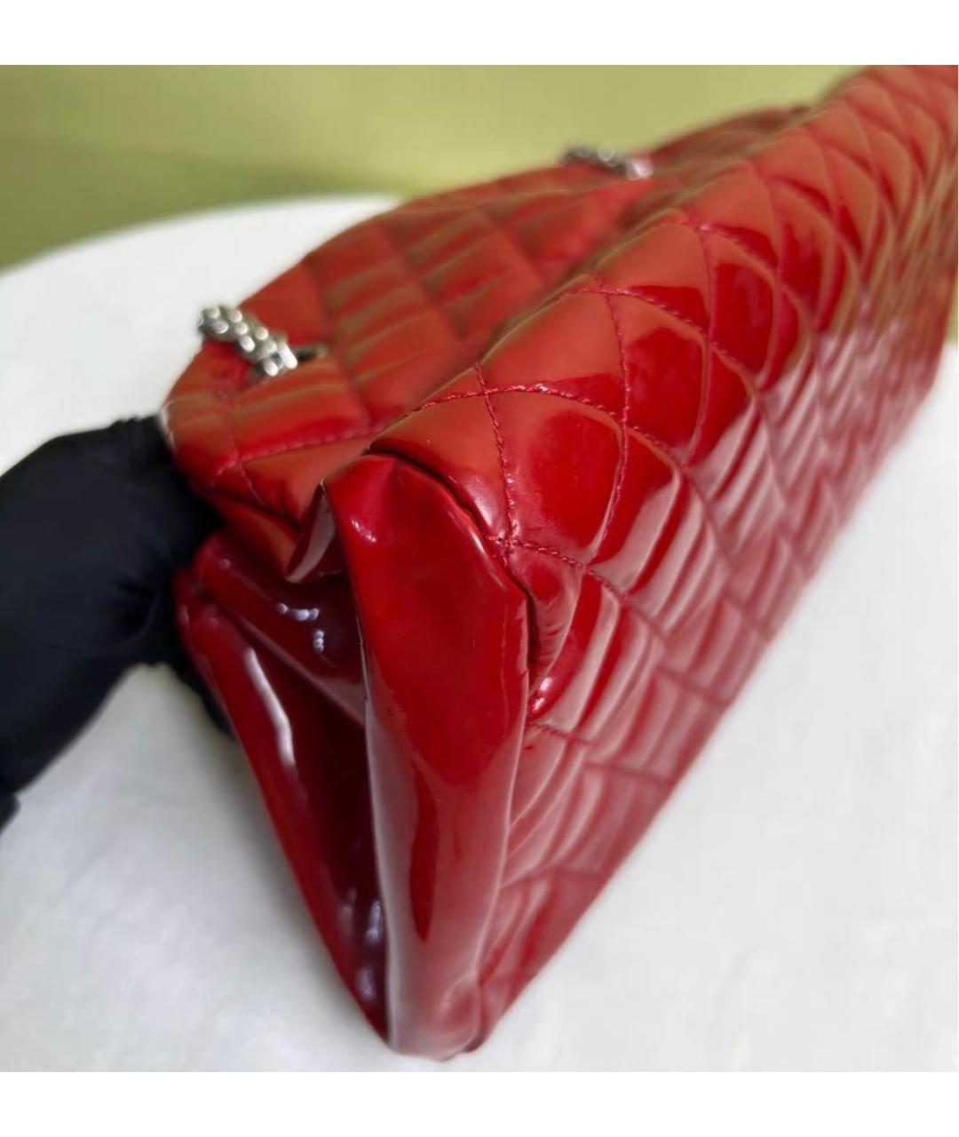 CHANEL Красная сумка с короткими ручками из лакированной кожи, фото 6