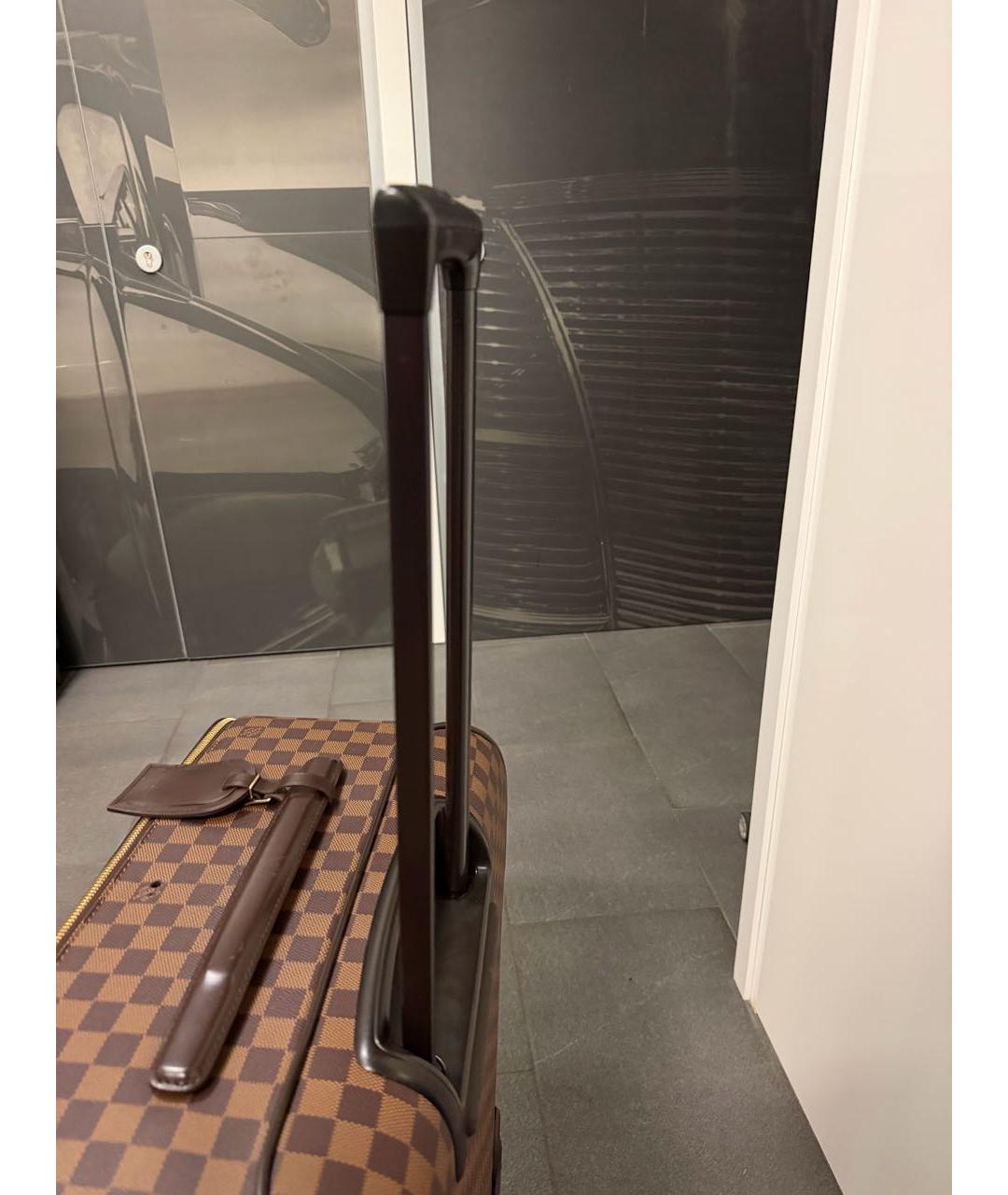 LOUIS VUITTON Коричневый чемодан из канвы, фото 5