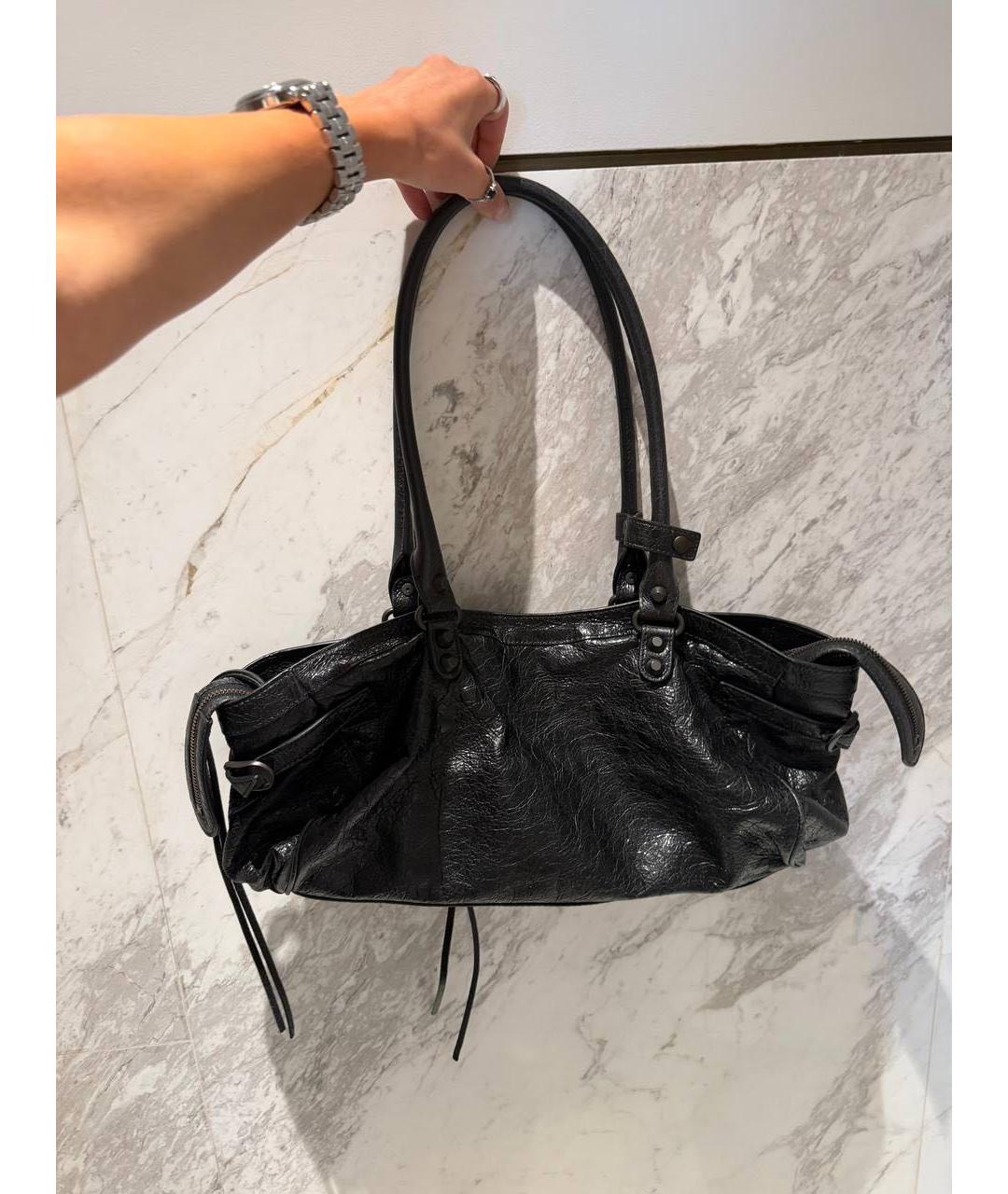 BALENCIAGA Черная кожаная сумка через плечо, фото 4