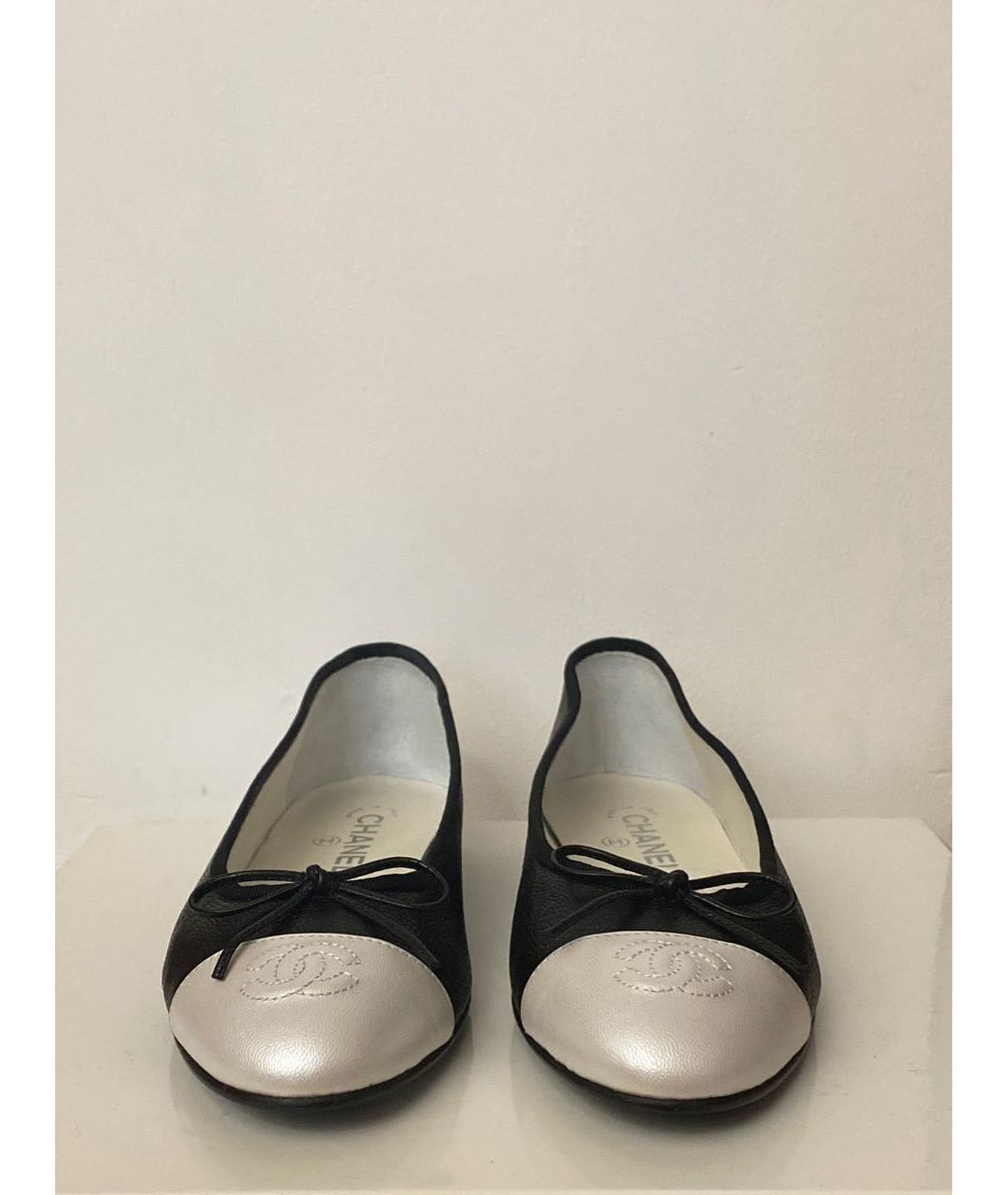 CHANEL PRE-OWNED Черные кожаные балетки, фото 2
