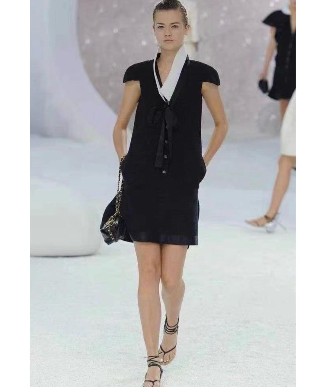 CHANEL Черная кожаная сумка с короткими ручками, фото 3