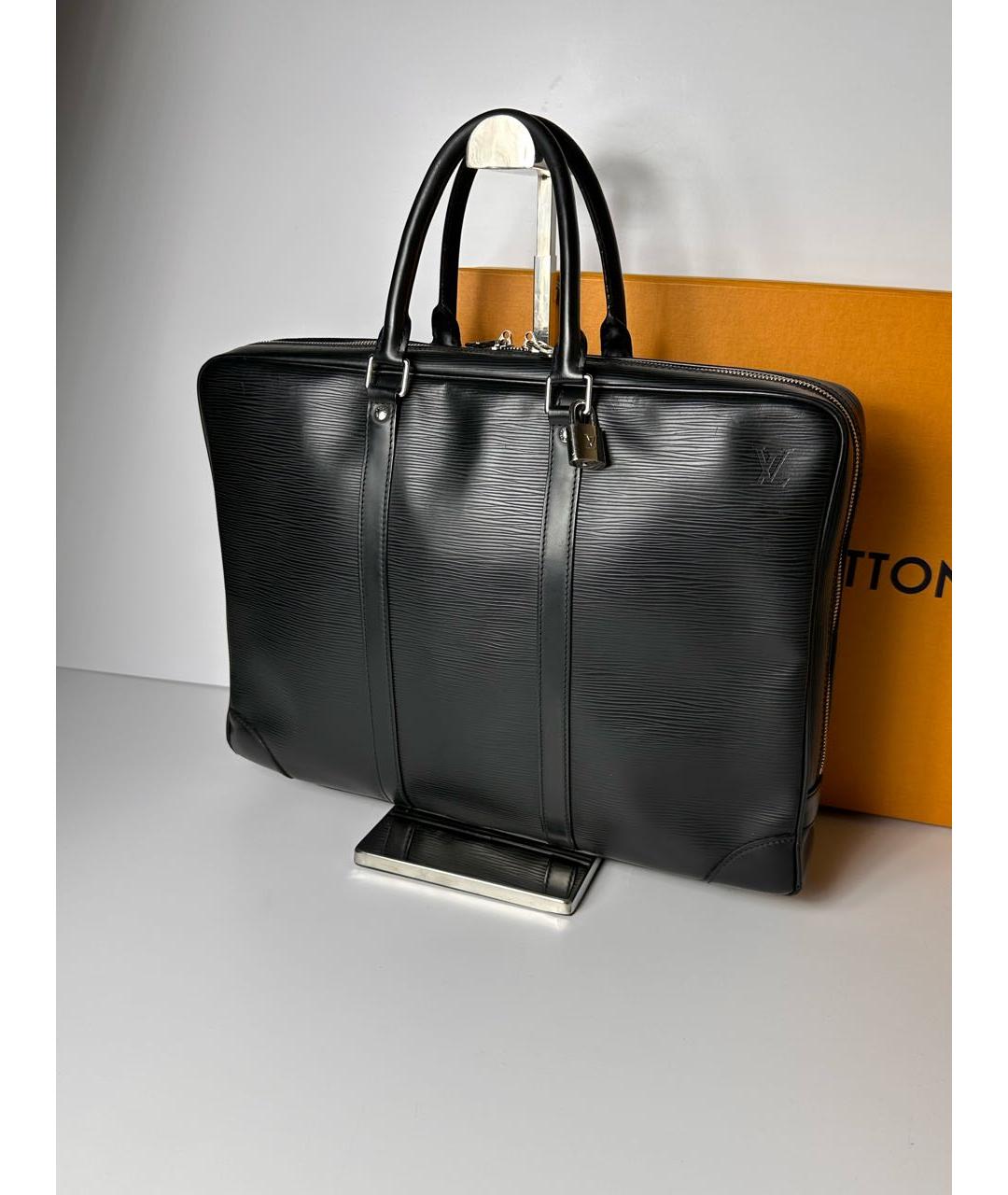 LOUIS VUITTON Черная кожаная сумка с короткими ручками, фото 2