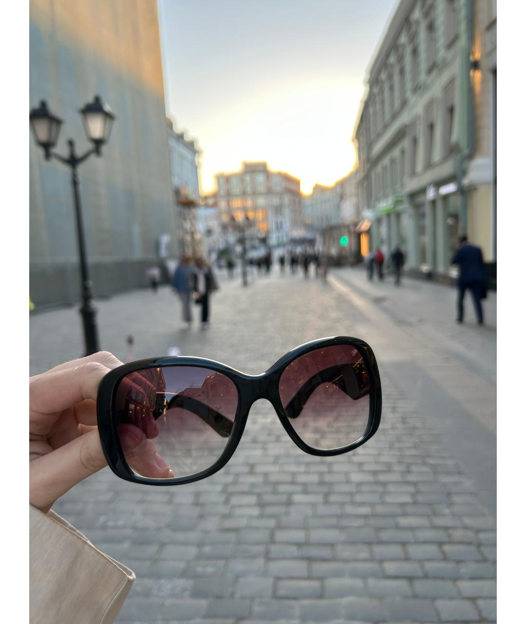 PRADA Черные пластиковые солнцезащитные очки, фото 2