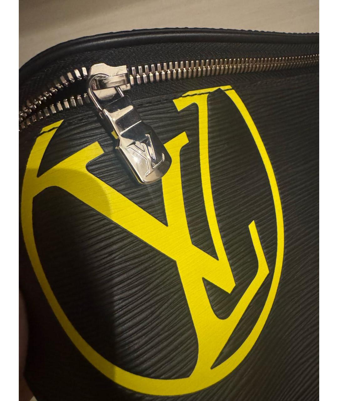 LOUIS VUITTON Черная кожаная поясная сумка, фото 5