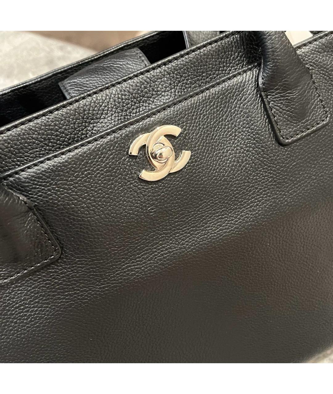 CHANEL Черная кожаная сумка тоут, фото 7