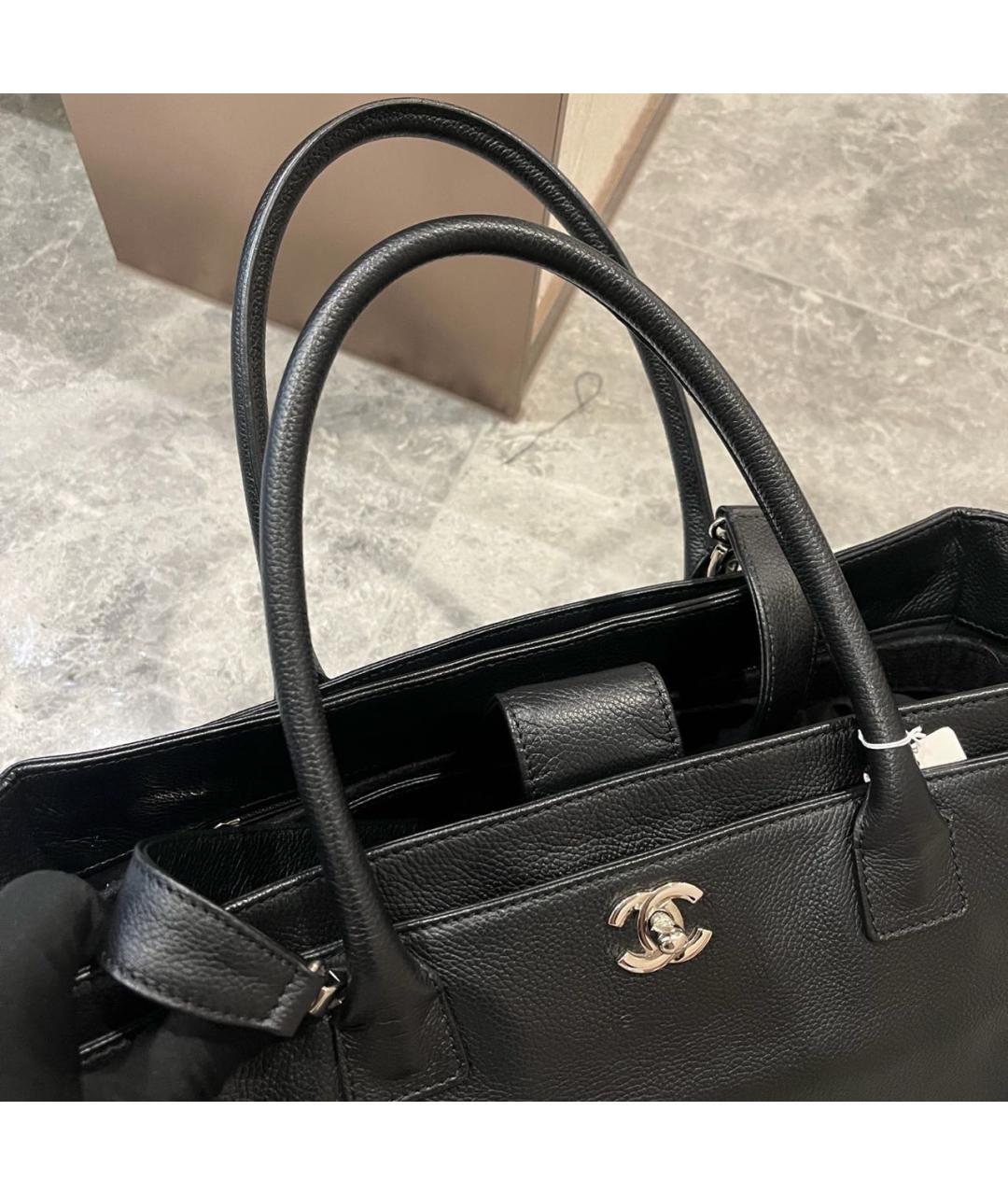 CHANEL Черная кожаная сумка тоут, фото 3