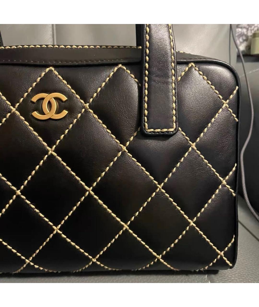 CHANEL Черная кожаная сумка с короткими ручками, фото 3
