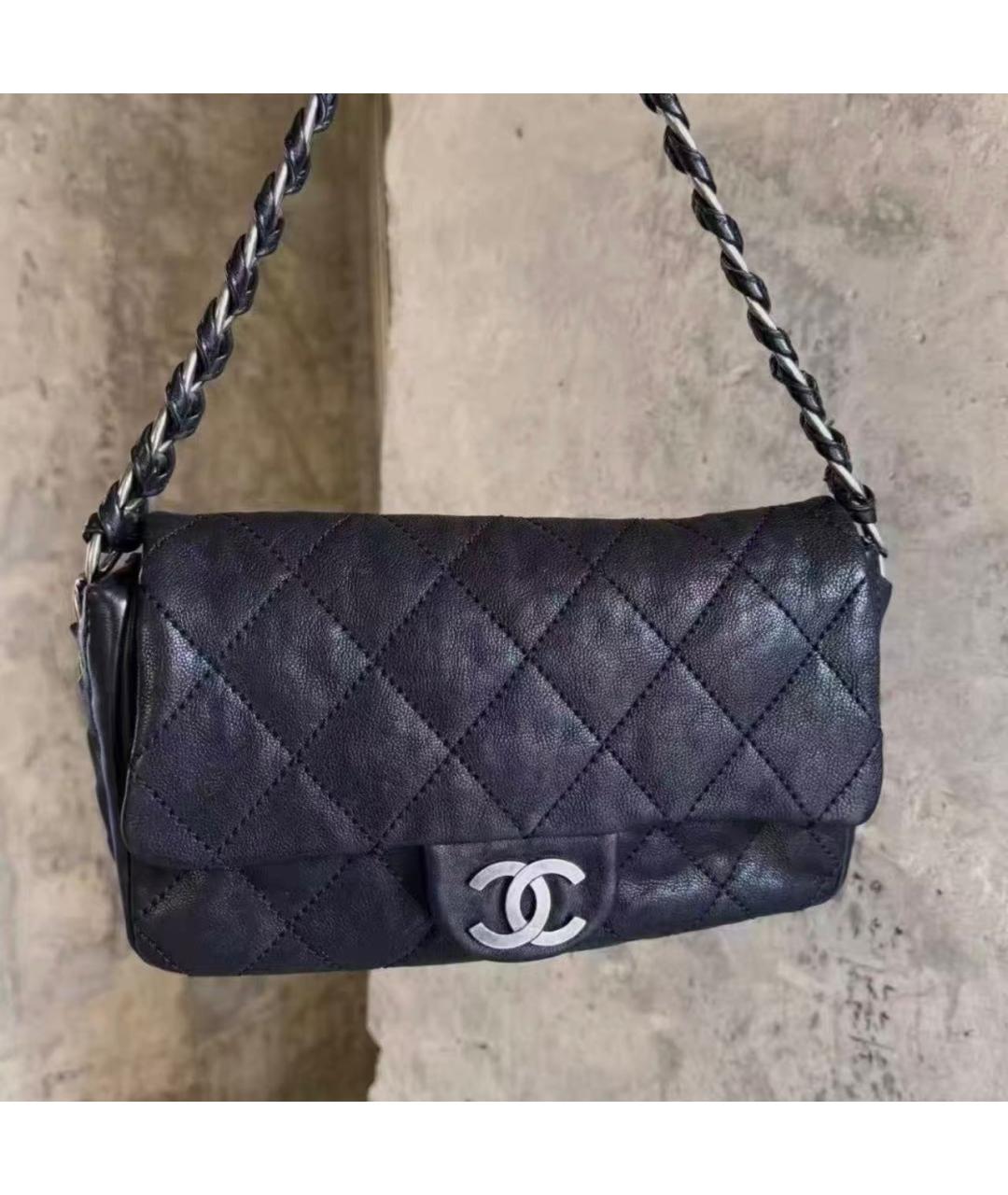 CHANEL Черная кожаная сумка с короткими ручками, фото 6