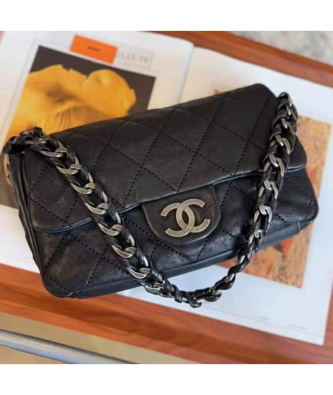 CHANEL Черная кожаная сумка с короткими ручками, фото 7