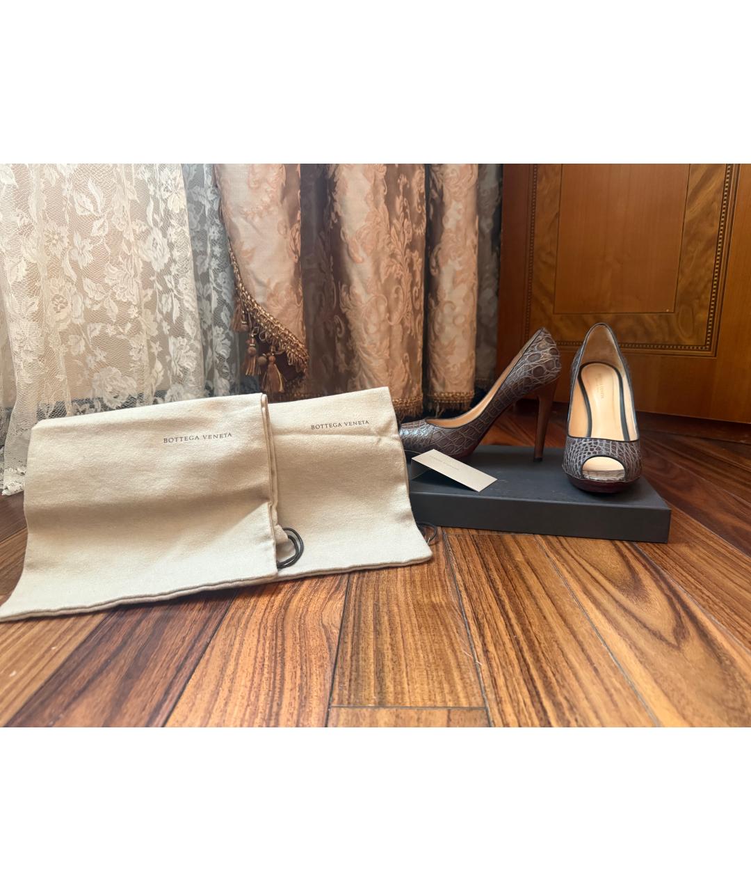 BOTTEGA VENETA Серые туфли из кожи крокодила, фото 6
