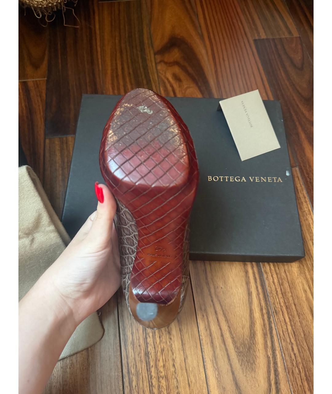 BOTTEGA VENETA Серые туфли из кожи крокодила, фото 5
