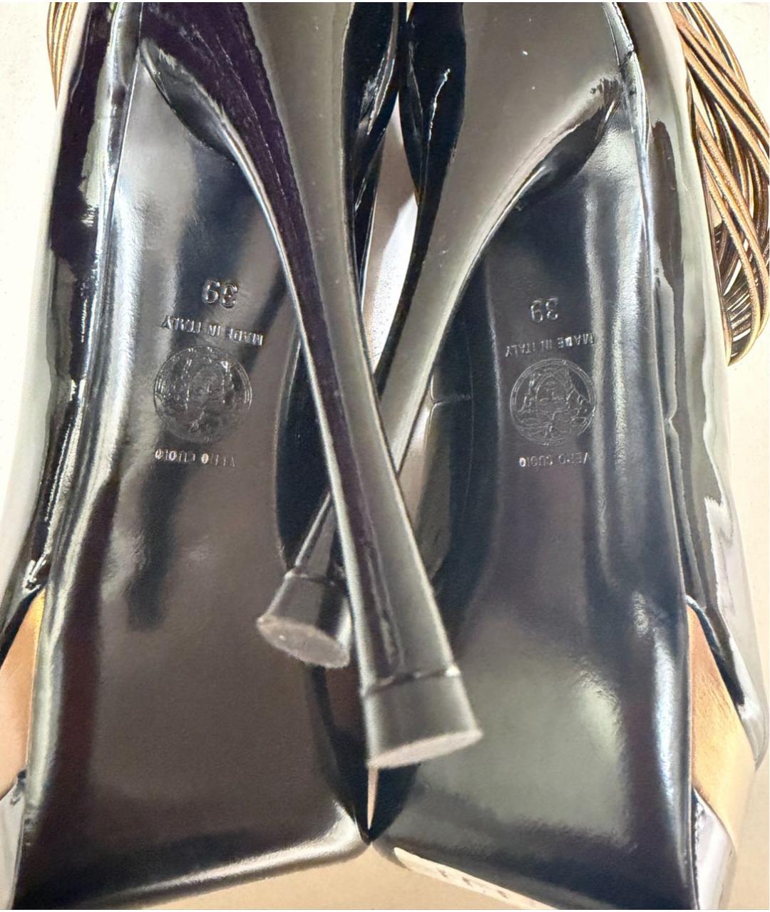 VERSACE Черные босоножки из лакированной кожи, фото 3