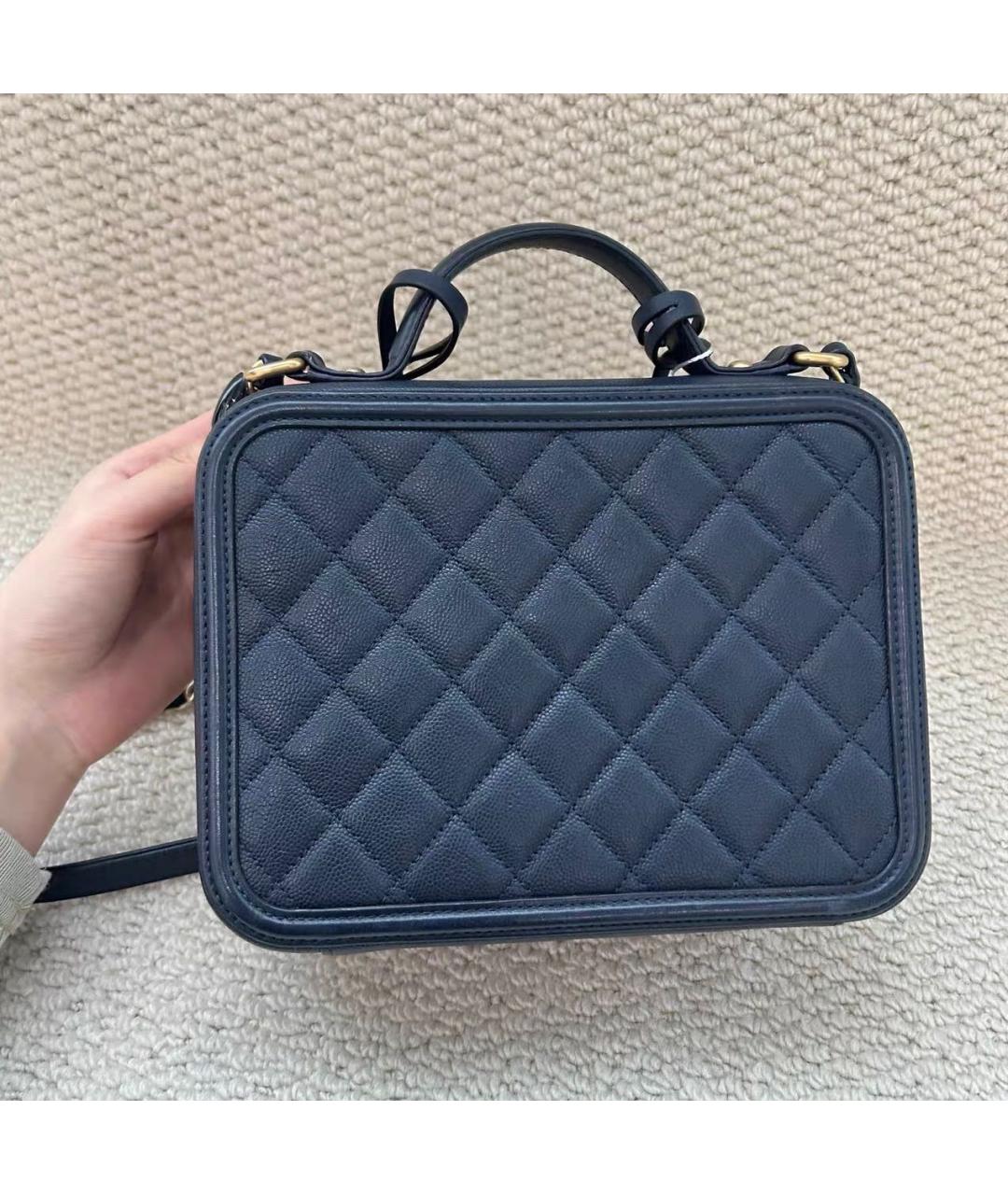 CHANEL Темно-синяя кожаная сумка через плечо, фото 4