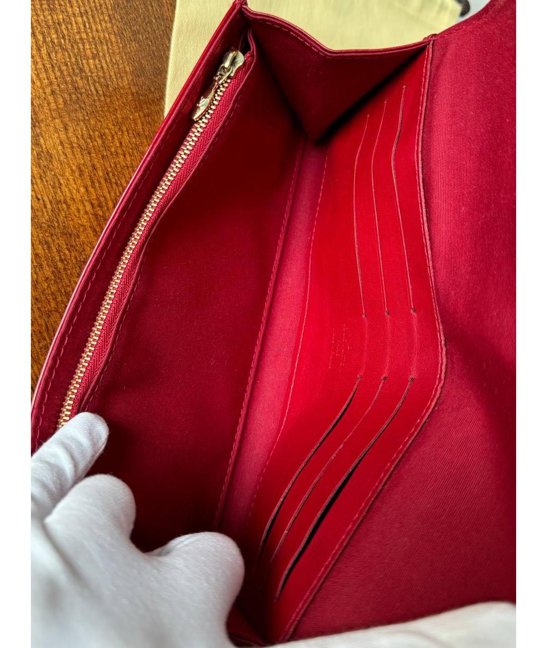 LOUIS VUITTON Красная сумка с короткими ручками из лакированной кожи, фото 6