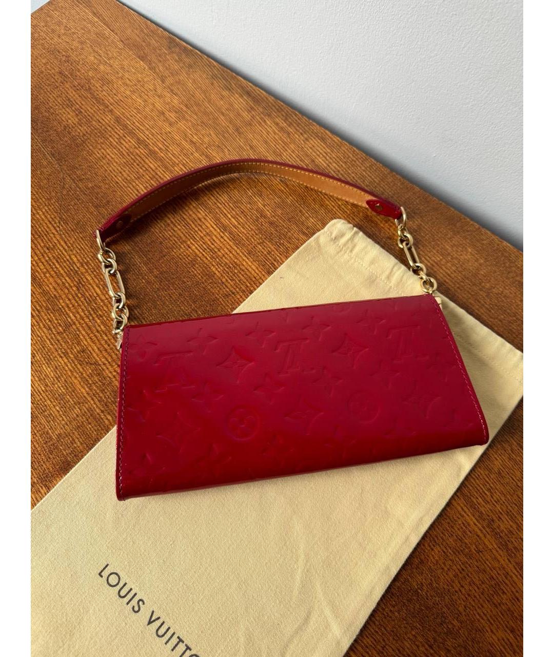 LOUIS VUITTON Красная сумка с короткими ручками из лакированной кожи, фото 3