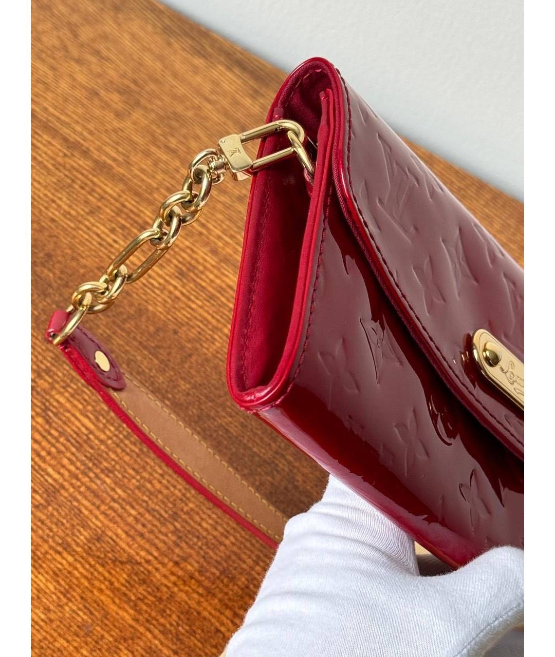 LOUIS VUITTON Красная сумка с короткими ручками из лакированной кожи, фото 2