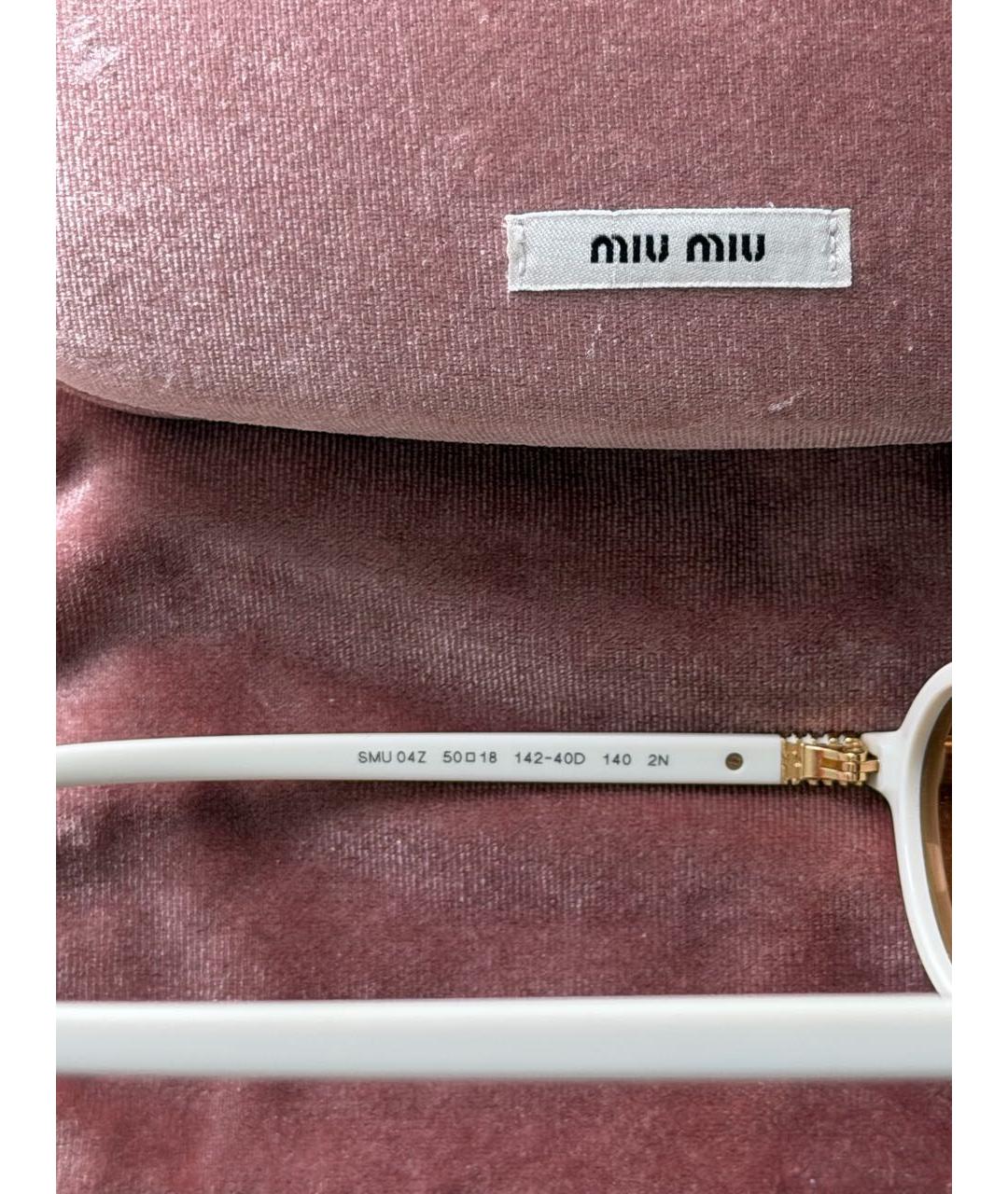 MIU MIU Белые пластиковые солнцезащитные очки, фото 3
