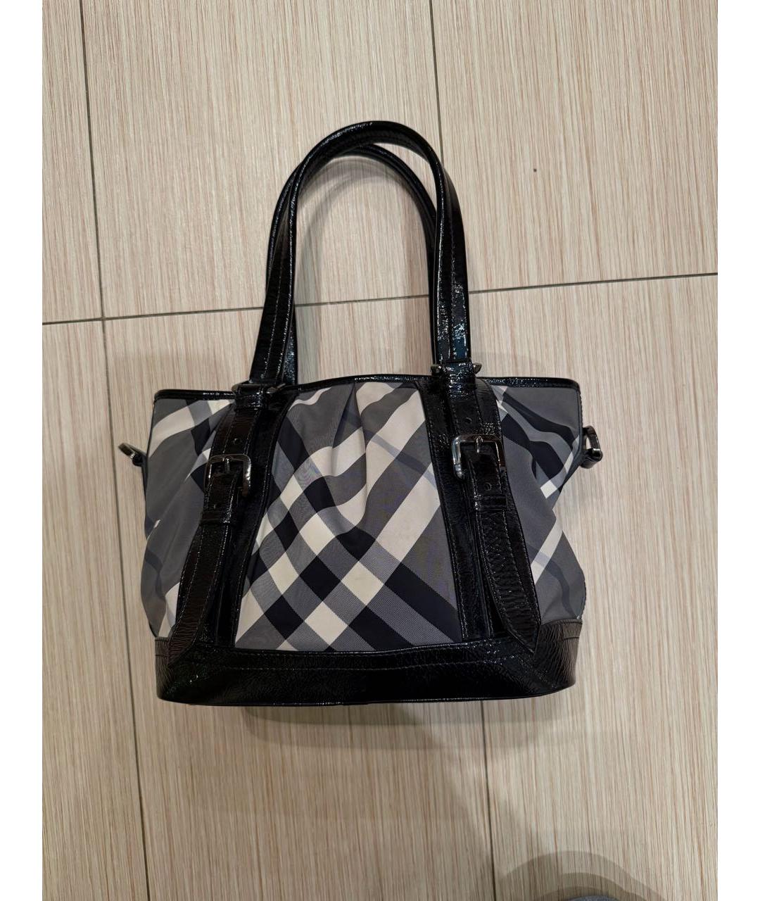 BURBERRY Черная сумка тоут из лакированной кожи, фото 6