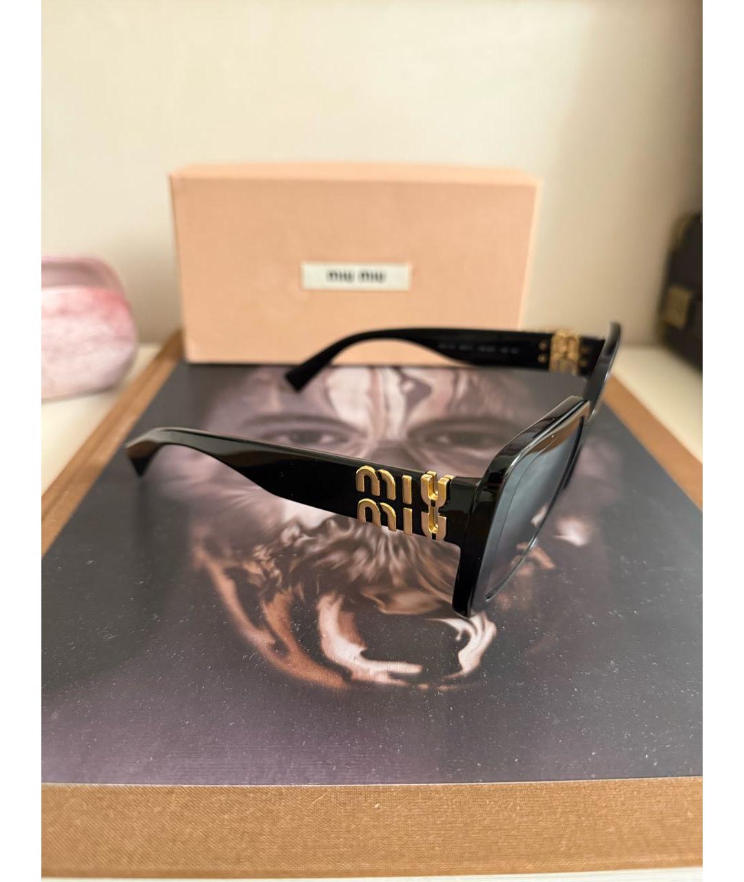 MIU MIU Черные пластиковые солнцезащитные очки, фото 2