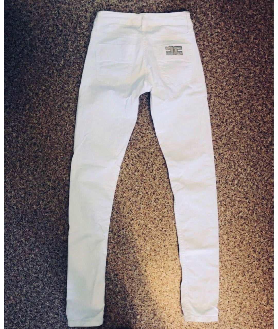 ELISABETTA FRANCHI Белые хлопко-эластановые джинсы слим, фото 2