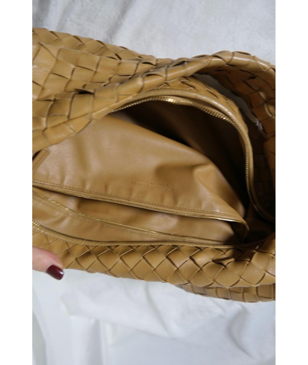 BOTTEGA VENETA Коричневая кожаная сумка с короткими ручками, фото 4