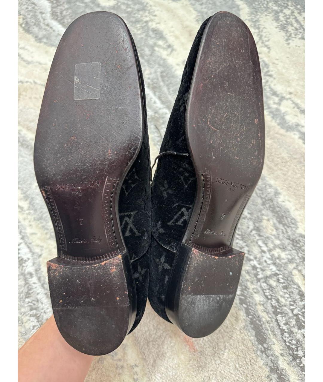 LOUIS VUITTON Черные бархатные туфли, фото 4
