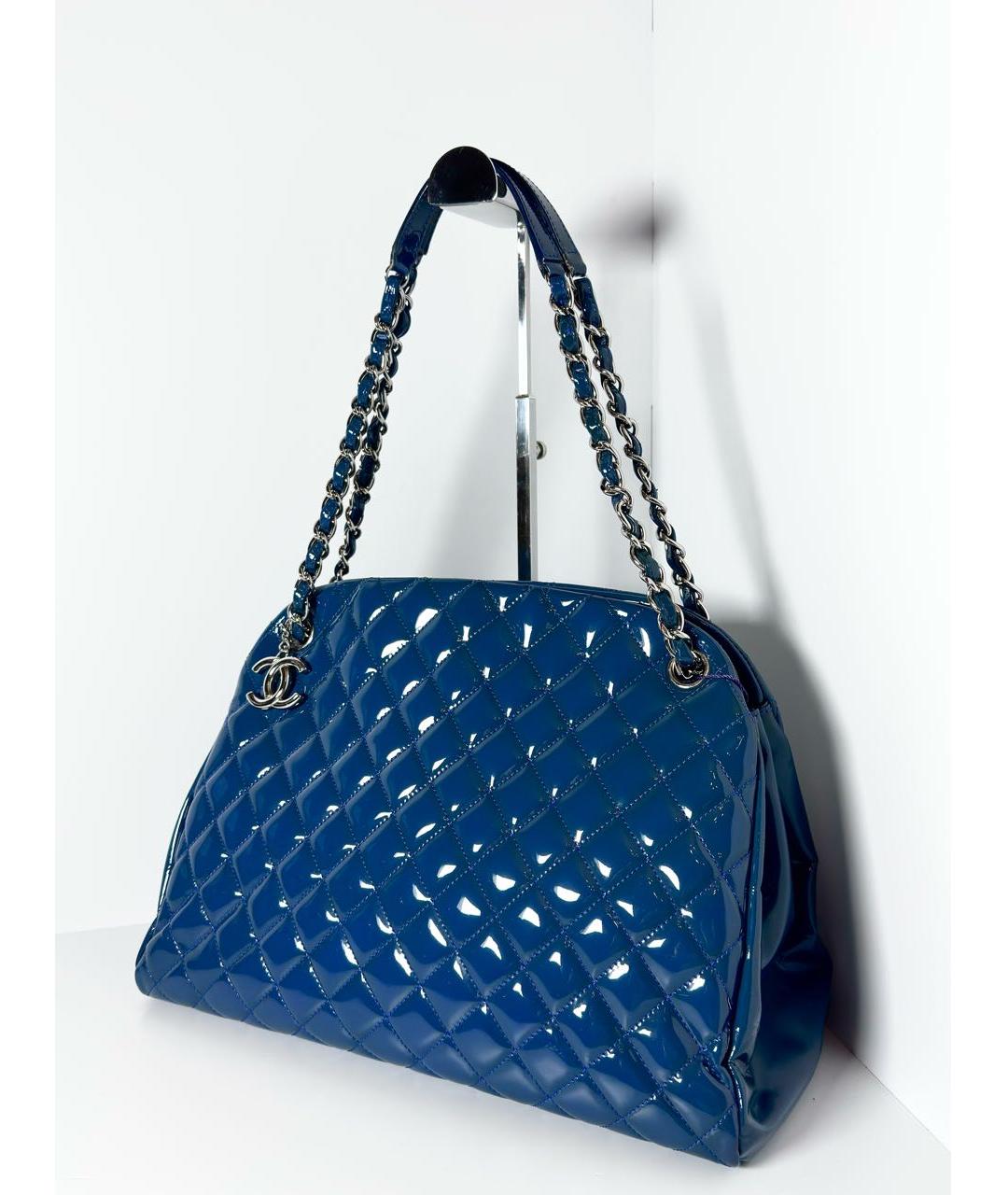 CHANEL Синяя сумка через плечо из лакированной кожи, фото 2