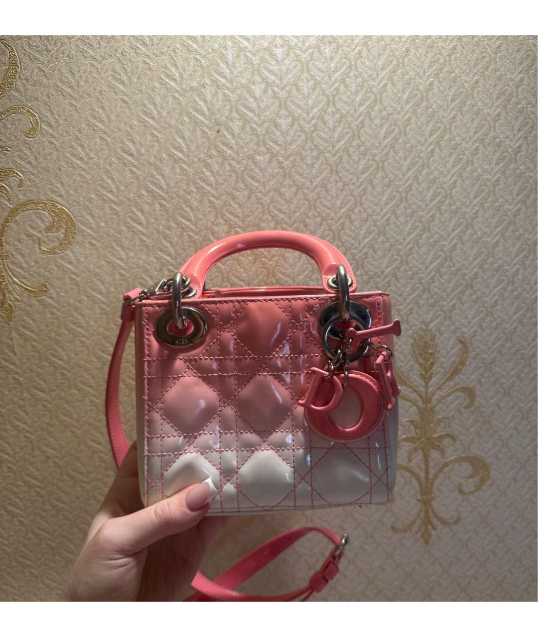 CHRISTIAN DIOR Коралловая сумка с короткими ручками из лакированной кожи, фото 2