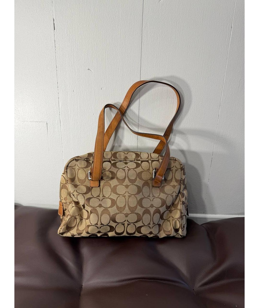 COACH Бежевая сумка с короткими ручками из канвы, фото 5