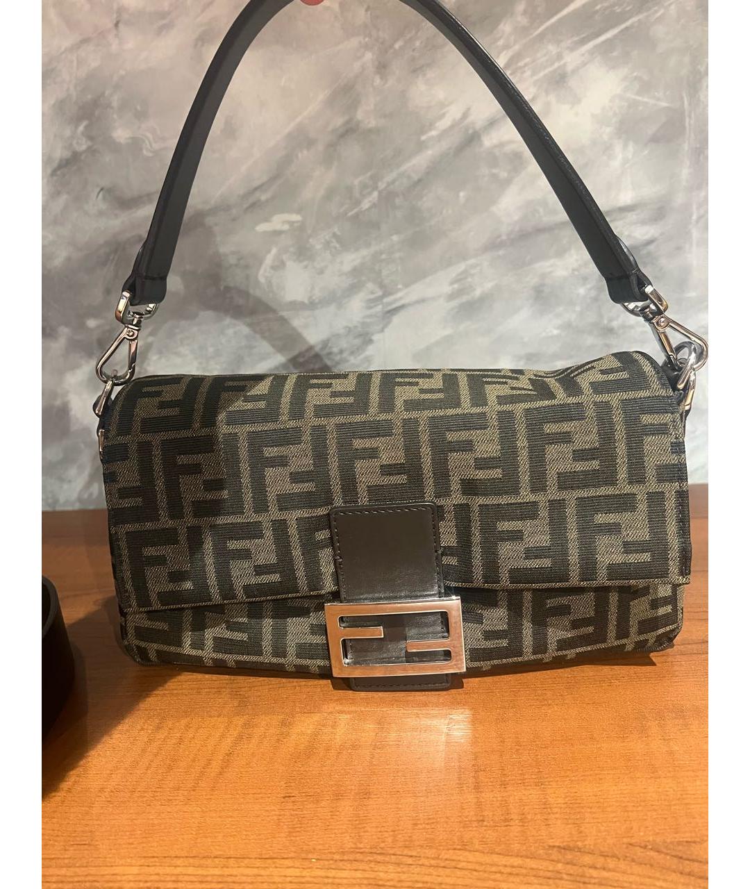 FENDI Коричневая сумка с короткими ручками из канвы, фото 2