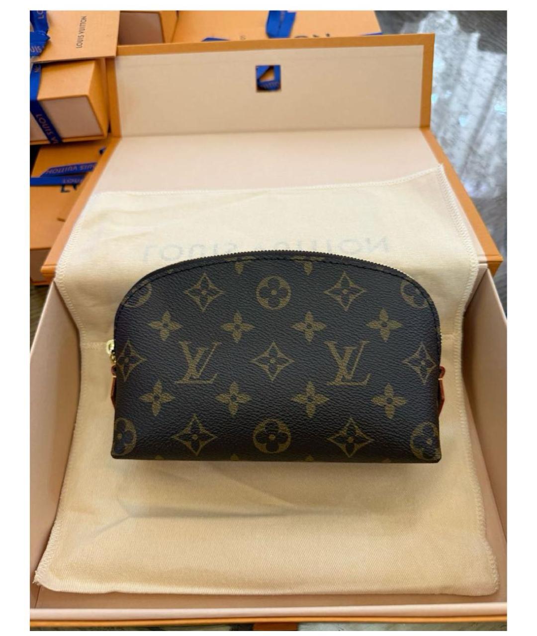 LOUIS VUITTON Коричневая косметичка из канвы, фото 7
