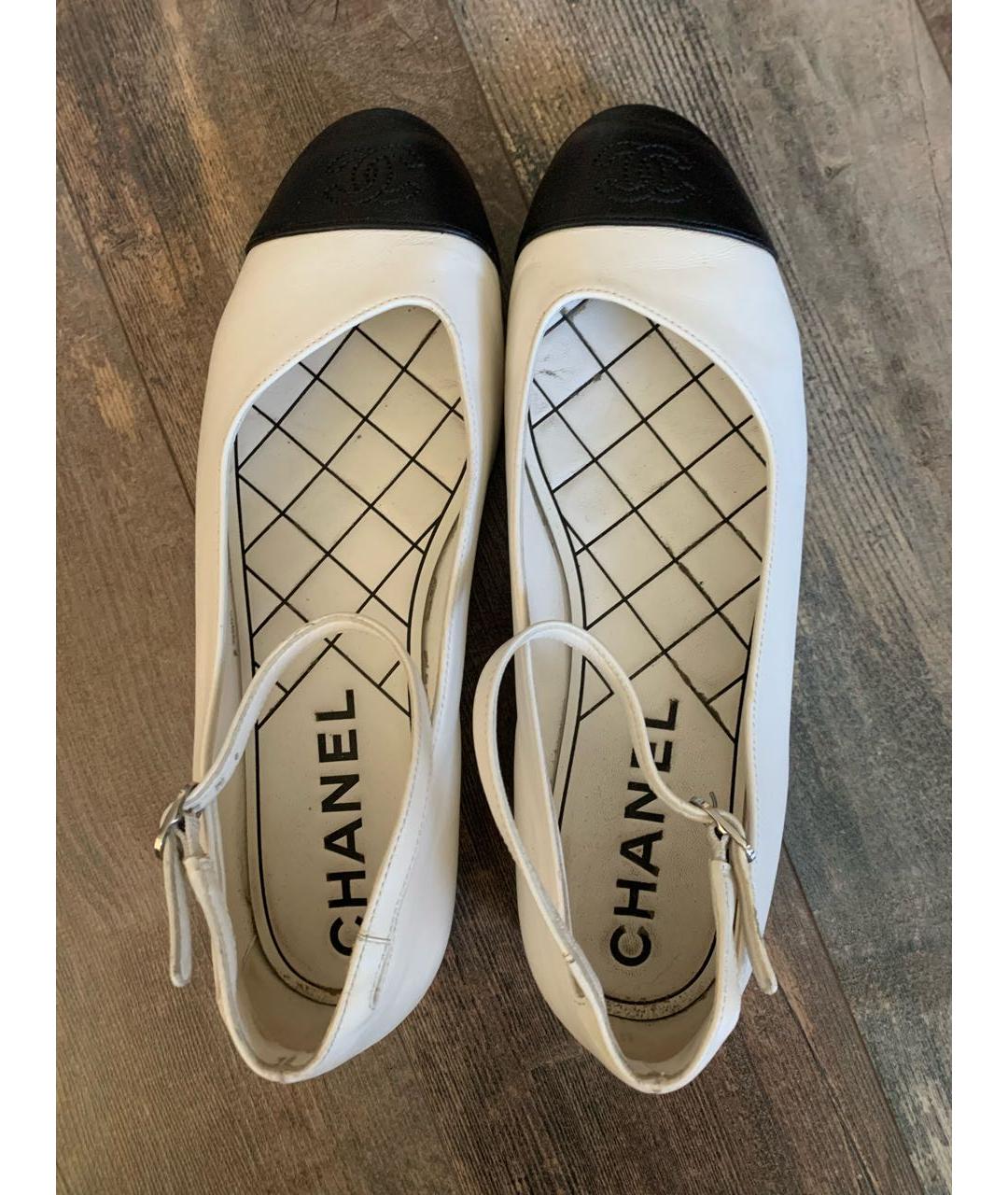 CHANEL Белые кожаные балетки, фото 3