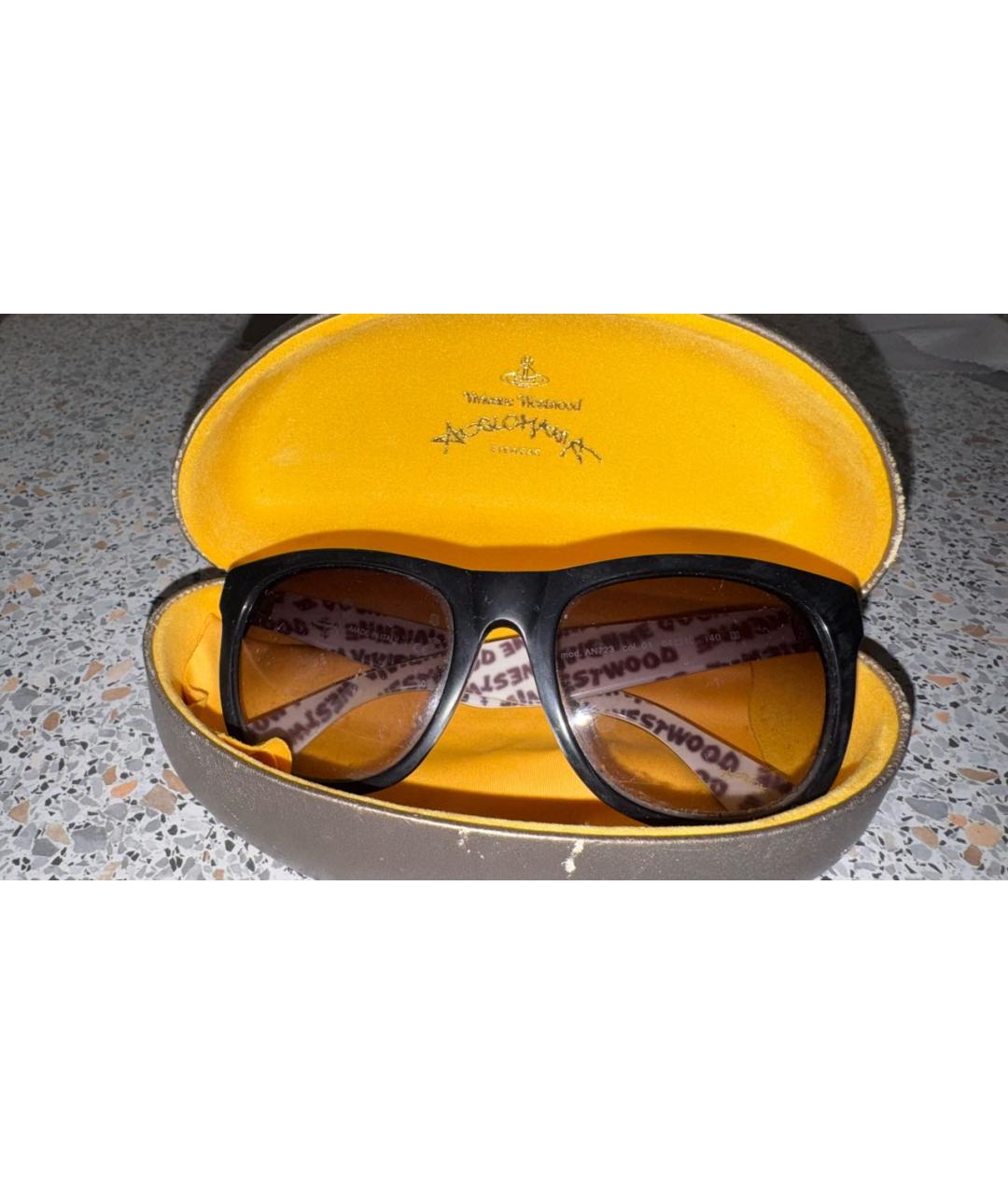 VIVIENNE WESTWOOD Антрацитовые пластиковые солнцезащитные очки, фото 2