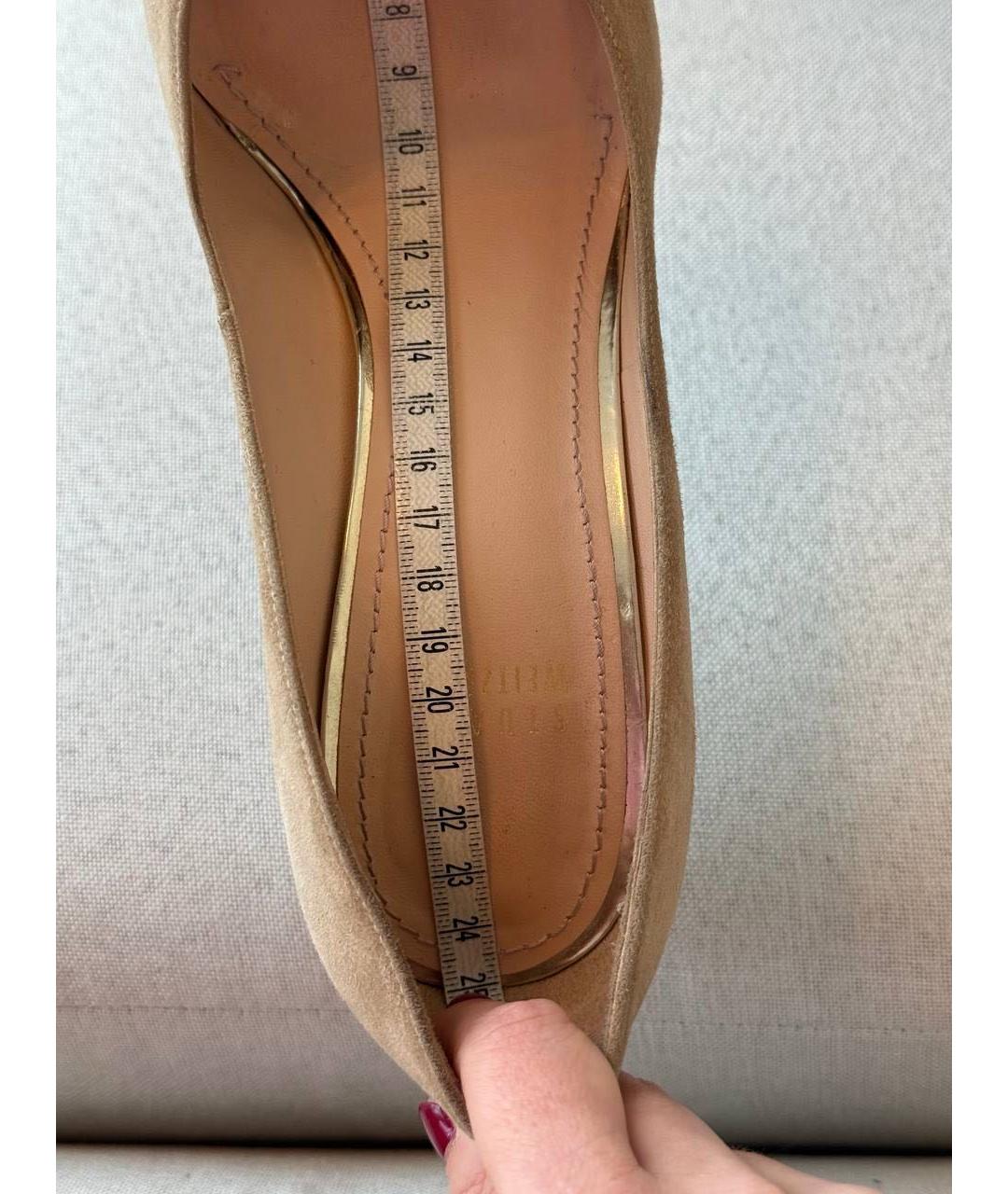 STUART WEITZMAN Бежевые замшевые туфли, фото 6