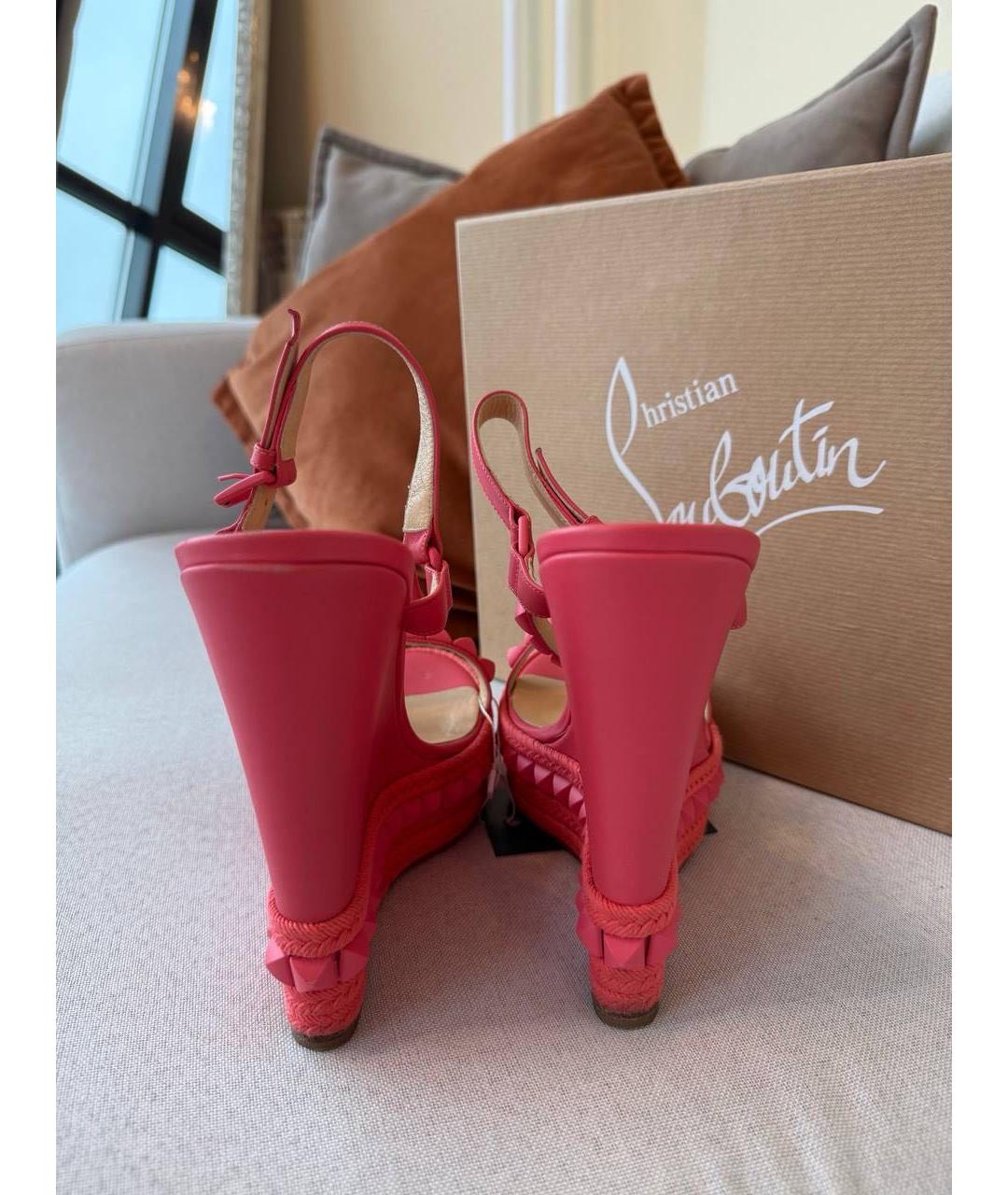CHRISTIAN LOUBOUTIN Коралловые кожаные босоножки, фото 3