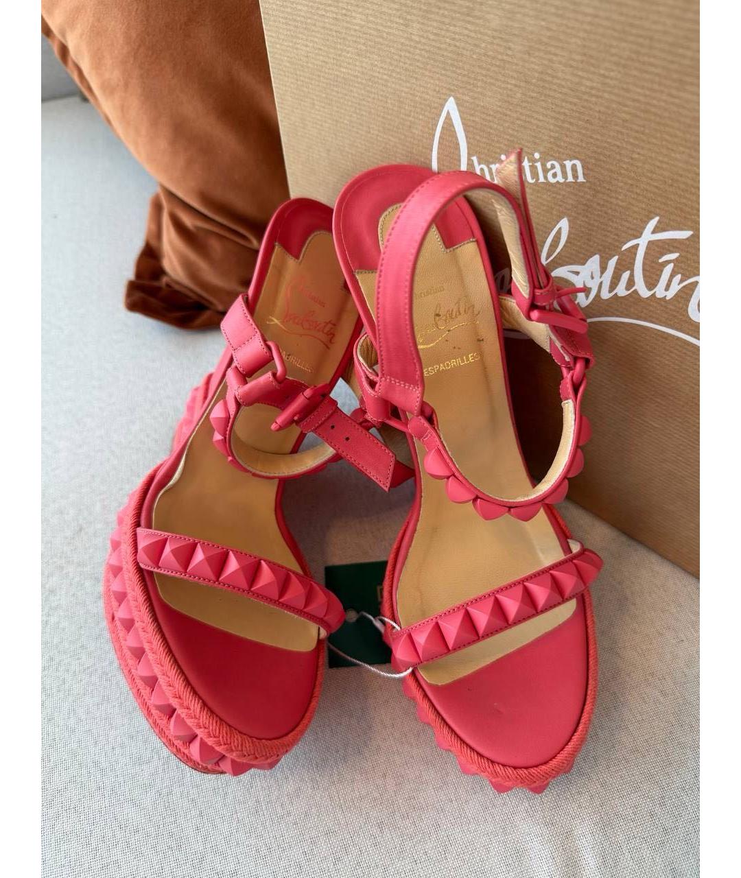 CHRISTIAN LOUBOUTIN Коралловые кожаные босоножки, фото 2